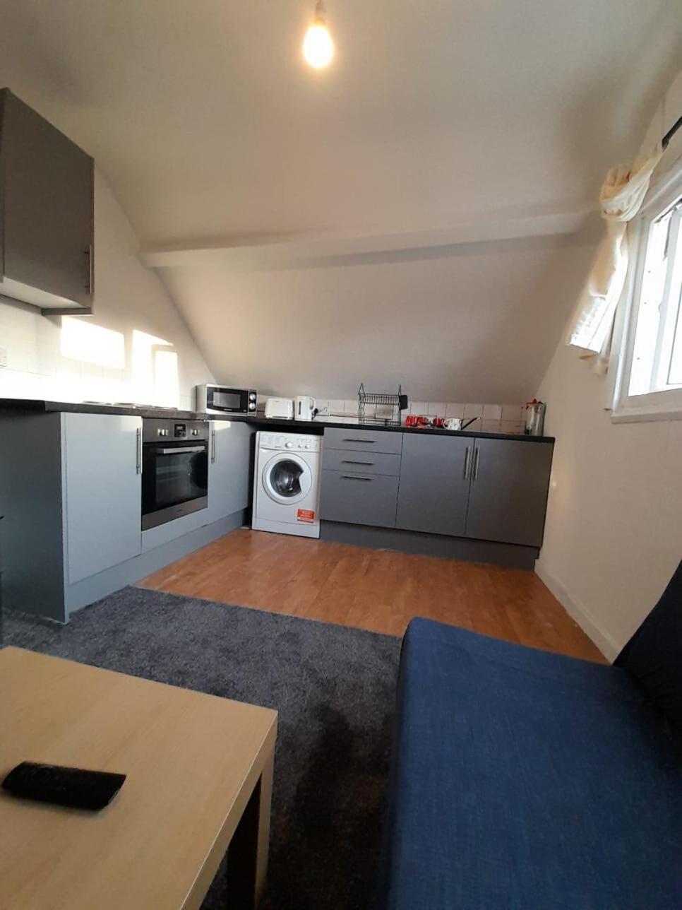 Entire Victoria Park Cardiff Apartment With Free Street Parking Bus 17 And 18 Direct To Cardiff City Centre, Fast Free Wi-Fi Zewnętrze zdjęcie