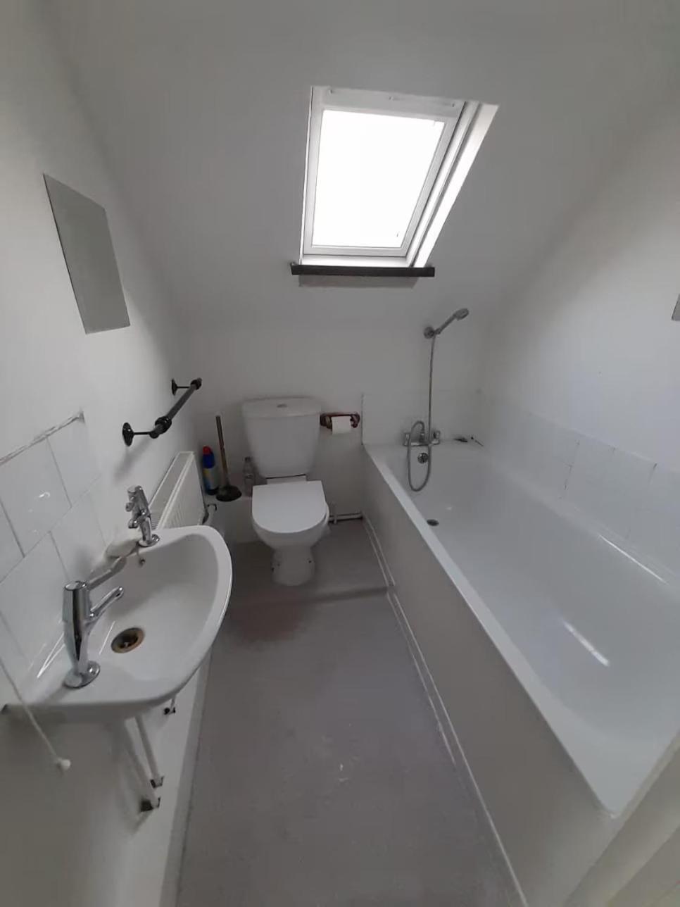 Entire Victoria Park Cardiff Apartment With Free Street Parking Bus 17 And 18 Direct To Cardiff City Centre, Fast Free Wi-Fi Zewnętrze zdjęcie